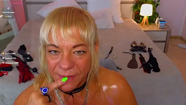 AnittaHarris_: онлайн-секс-чат