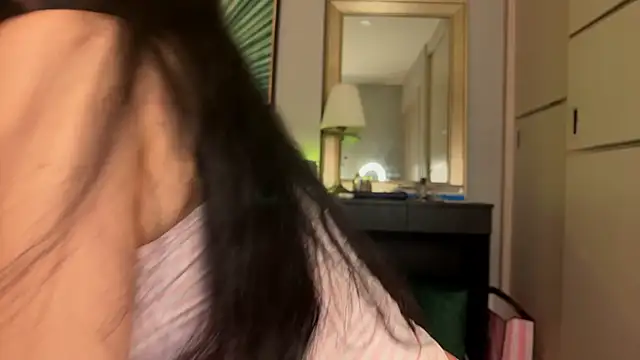 XXX chat uživo modela _nitro_emily_