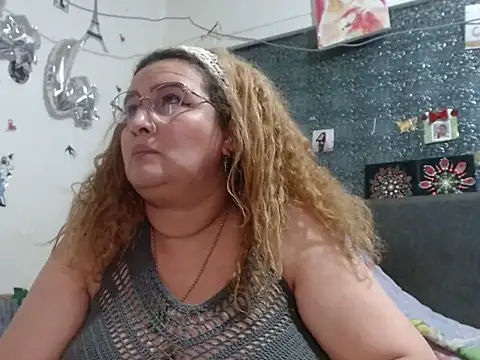 Perla1981-- Live XXX-chat