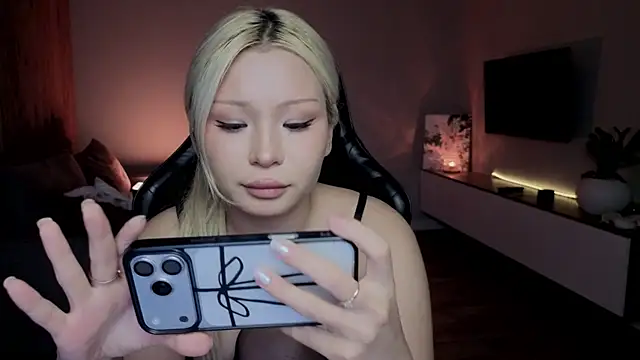 RileyMee: απευθείας συνομιλία ΧΧΧ