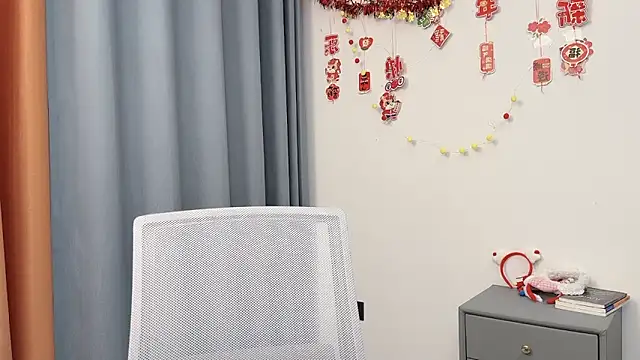 smalldaisyn Live XXX chat