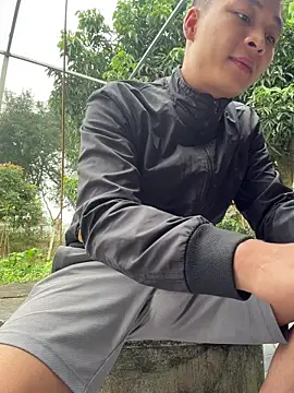 Naughty___asian Adlı Modelin Canlı XXX Sohbeti