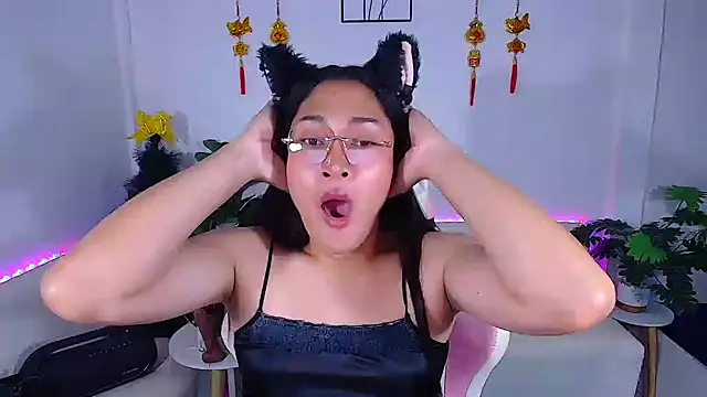 plysaithailand élő XXX-chatje