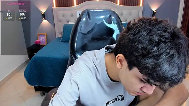 Živý XXX chat Tommy18__