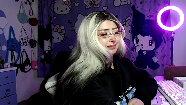 lussyevans24のライブXXXチャット