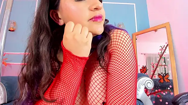 TaraTaylorr's Live XXX Chat