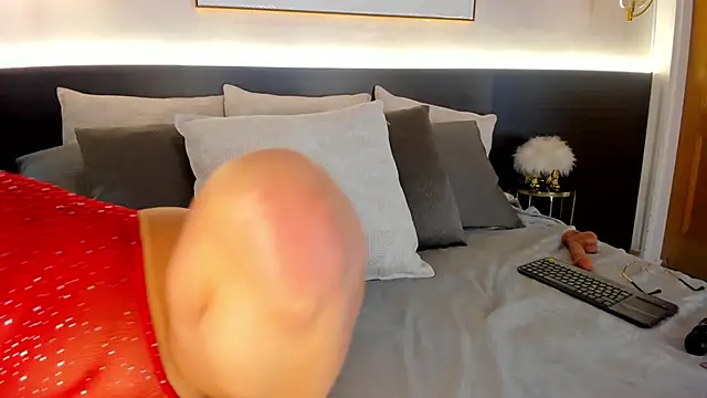 MiaKay1: онлайн-секс-чат