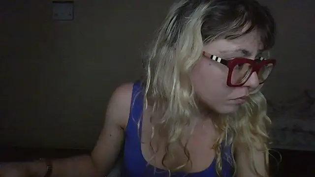 دردشة BlondieTami الجنسية المباشرة