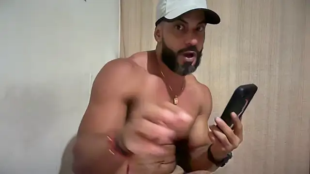 romeolovedark Chat XXX in diretta