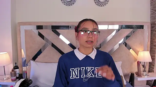 ximena_vasquez8's Live XXX Chat