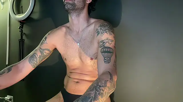 ZeusDelicious' Live XXX Chat