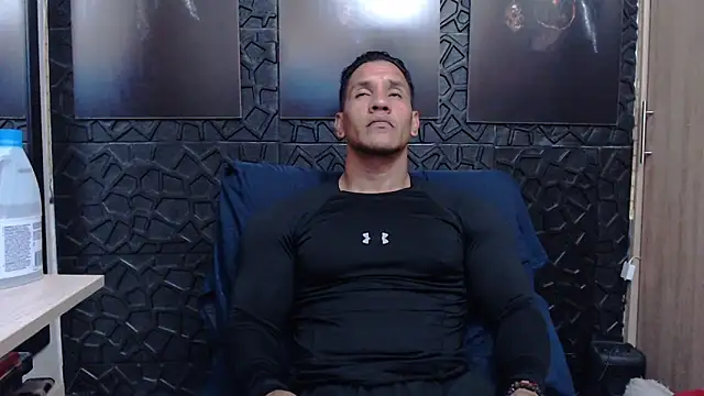 viktor_herrera's Live XXX Chat