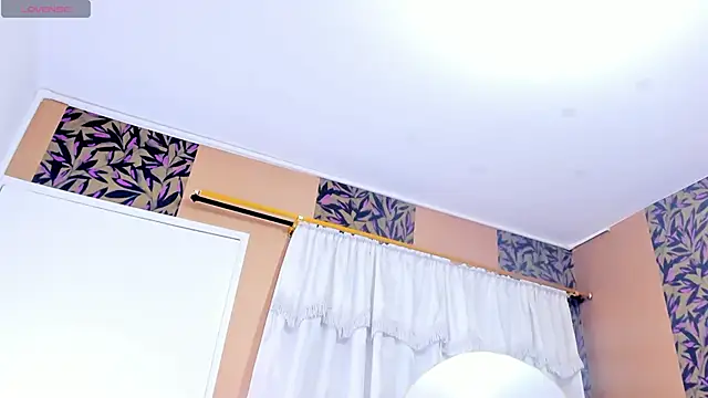 Show de july_quinzel na webcam