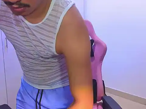 Straight_with_curls' Live XXX Chat