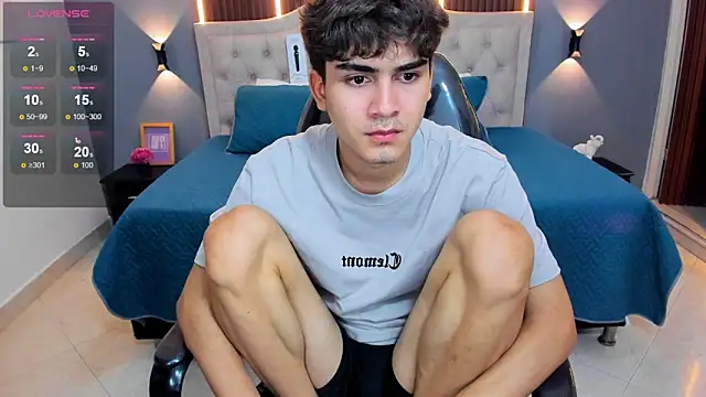 Онлайн чат XXX Tommy18__