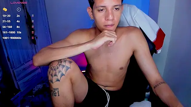 tylernova Live XXX Chat