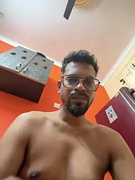 Show modela Stoner-boii-Cloudy-arhan na web-kameri