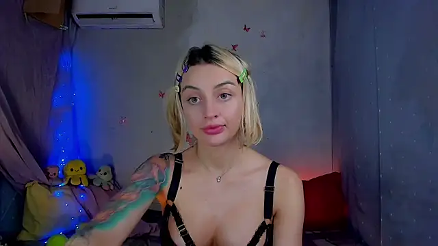 Chatroom XXX en direct de YourLizzyDoll