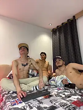 TheBatMansion's Live XXX Chat