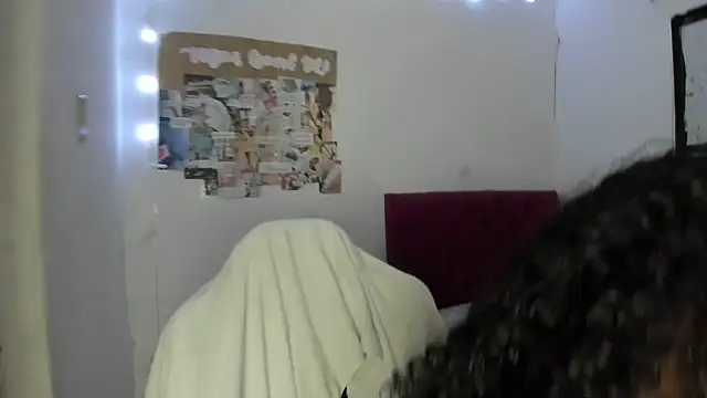 emily_stars1's Live XXX Chat