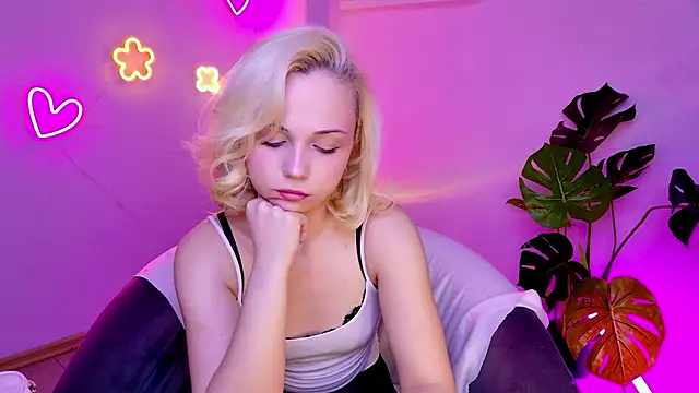 ElenaMonroeのライブXXXチャット