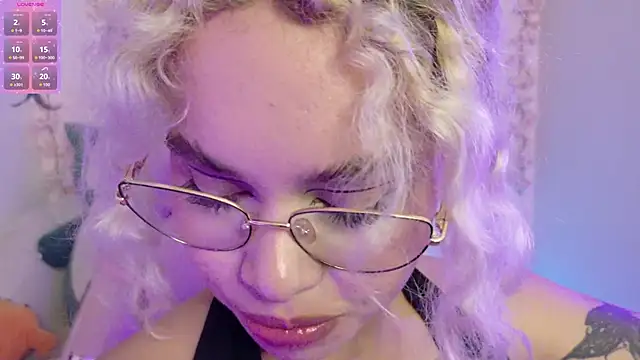 XXX chat uživo modela Haelycute