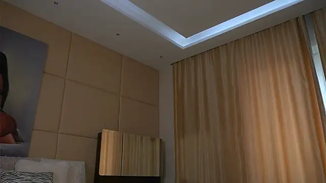 PiquingOgalala's Live XXX Chat