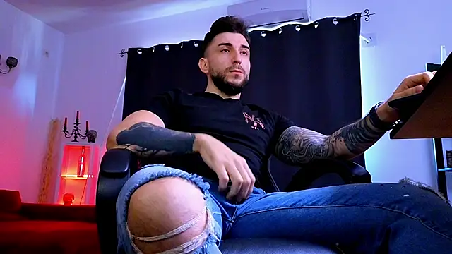 MightyAaron66 在線直播表演