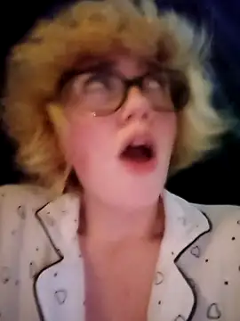 mcjbgfhgjhiiilllufjyf's Live XXX Chat