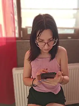 Chat +18 de AllexyAle ao vivo