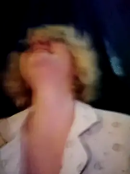 mcjbgfhgjhiiilllufjyf élő XXX-chatje