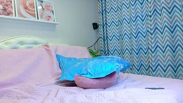 LadySweetWife's Live XXX Chat