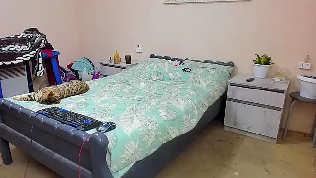 DUSSY_PUSSY élő XXX-chatje