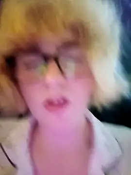 mcjbgfhgjhiiilllufjyf Adlı Modelin Canlı XXX Sohbeti