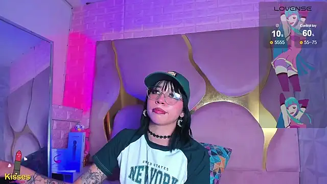 NaniiSisy's Webcam Show