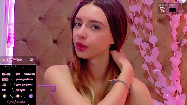 CoraVexのライブXXXチャット