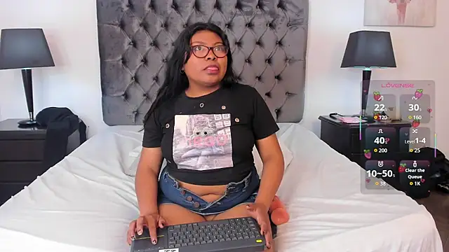 Kiri_Black_: онлайн-секс-чат