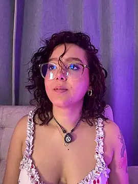 kittysophie_ Adlı Modelin Canlı XXX Sohbeti