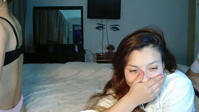 3littles' Live XXX Chat