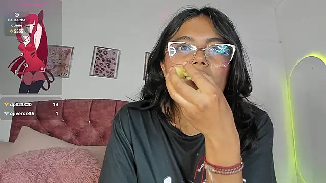 luna_velveth's Live XXX Chat