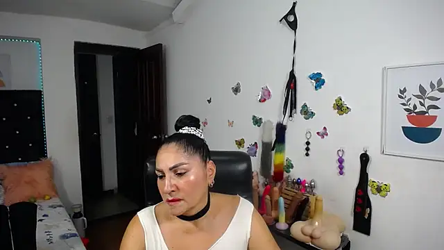 Chat +18 de mature_bigboobs10 ao vivo
