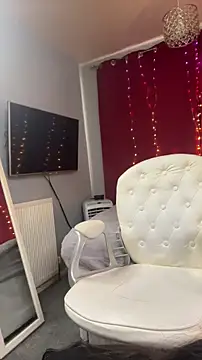 Curvy_bigtitts Adlı Modelin Canlı XXX Sohbeti