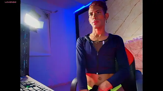 monserrat_petite ওয়েবক্যাম শো