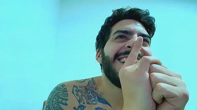 Chatroom XXX en direct de thomas_gun