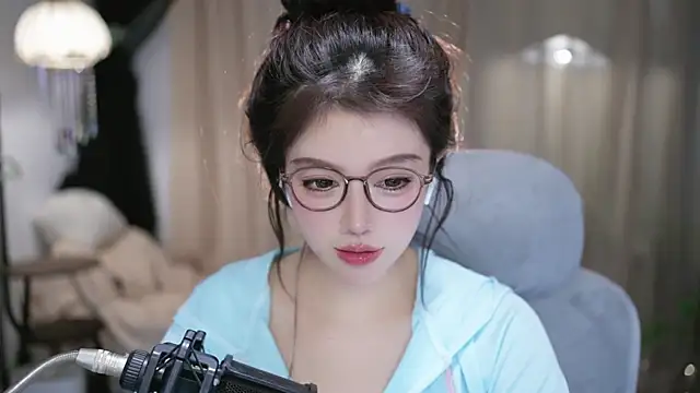 Cecily: απευθείας συνομιλία ΧΧΧ