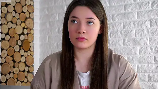 LowOncoming Adlı Modelin Canlı XXX Sohbeti