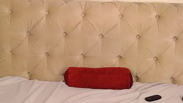 SarahLynz Adlı Modelin Canlı XXX Sohbeti