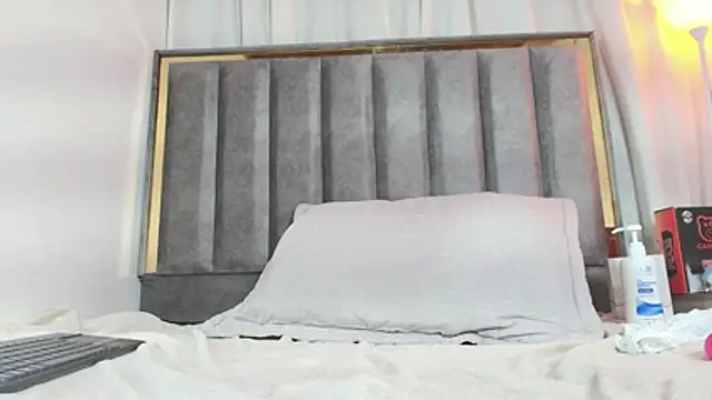 AvaX_777 Chat XXX live