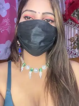 CUTI-NAINA Show in webcam