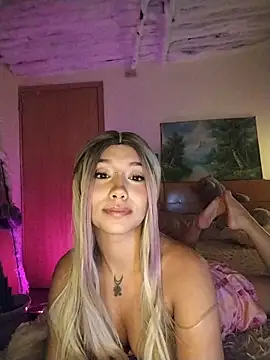 Ariana_bb 即時 XXX 聊天